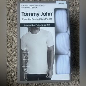 Tommy John Essential White Crew Neck Undershirt 3-Pack